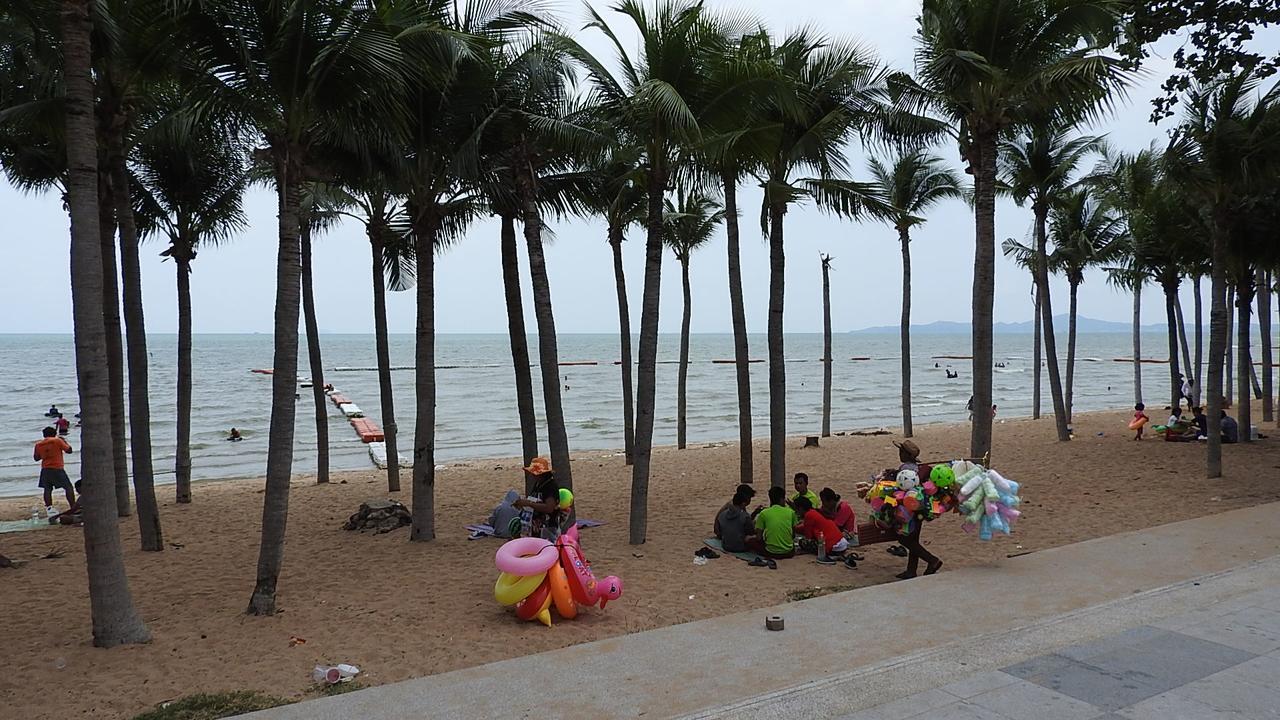 Luxurious Apartment On Jomtien Beach Road エクステリア 写真
